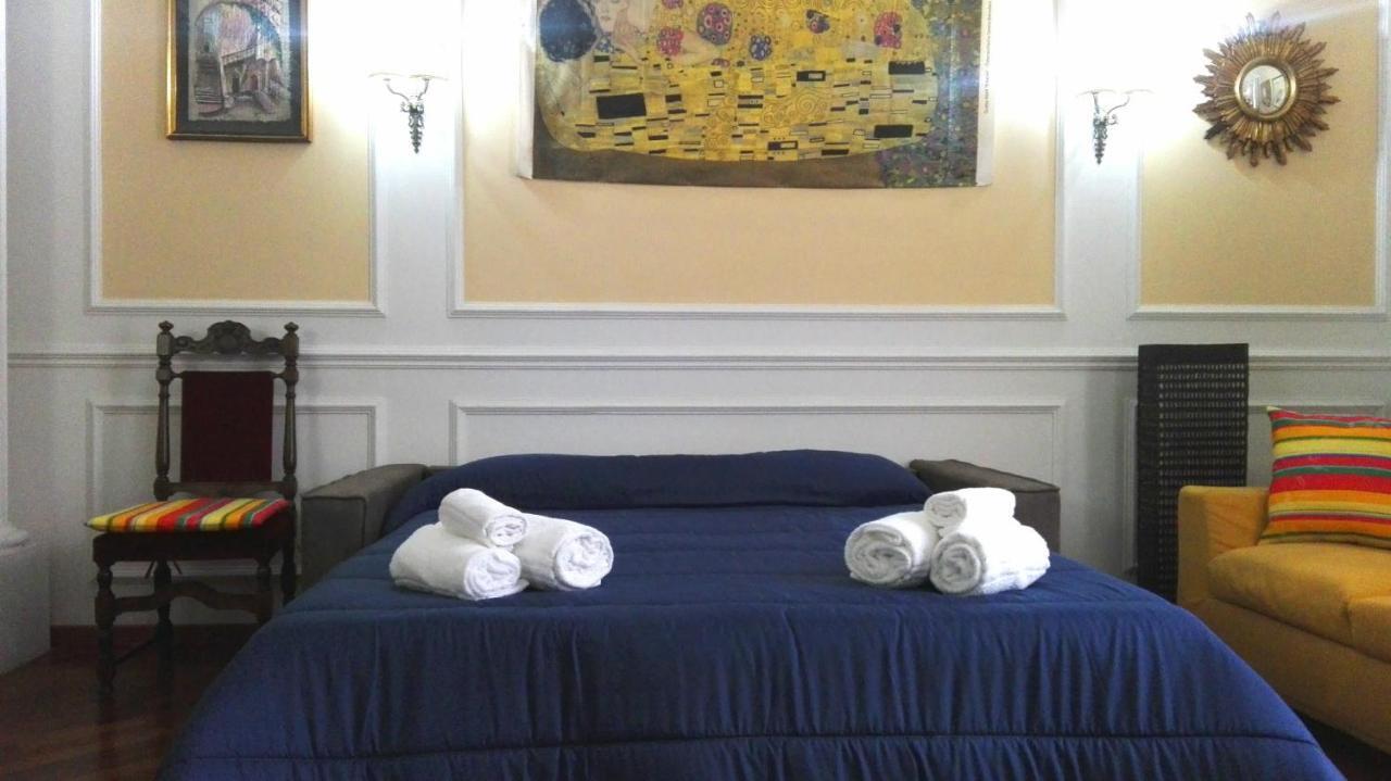 קטאניה Elegante Appartamento Centro Storico מראה חיצוני תמונה
